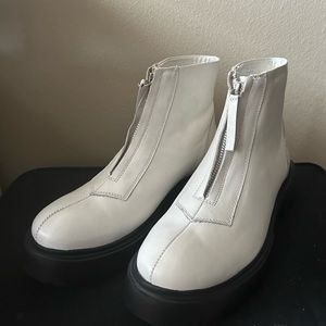 Matisse White Zip Boots size 8M
